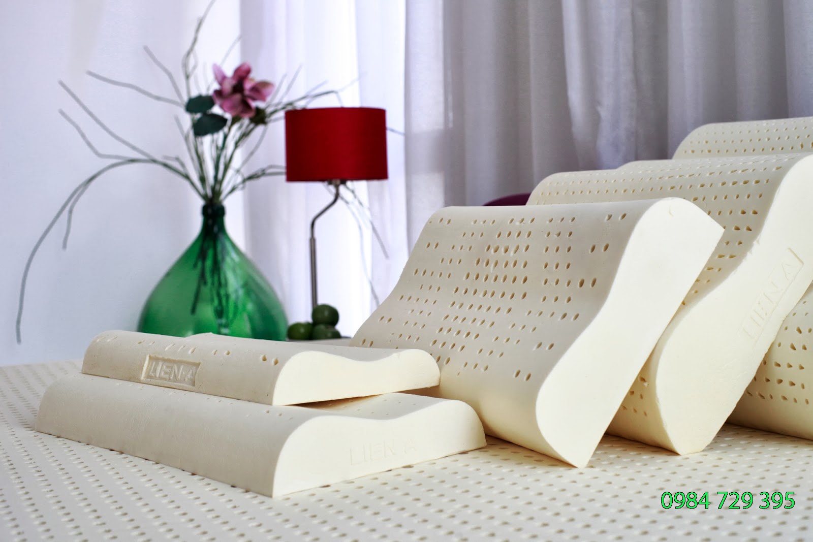 Gối cao su liên á contour 44 x 63 cm